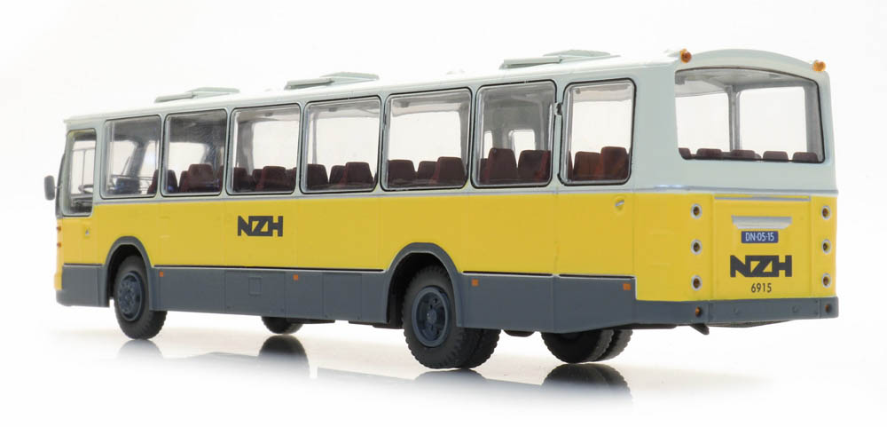 118-487.070.11 - H0 - Regionalbus NZH 6915, DAF Vorderseite 1, Ausstieg Mitte